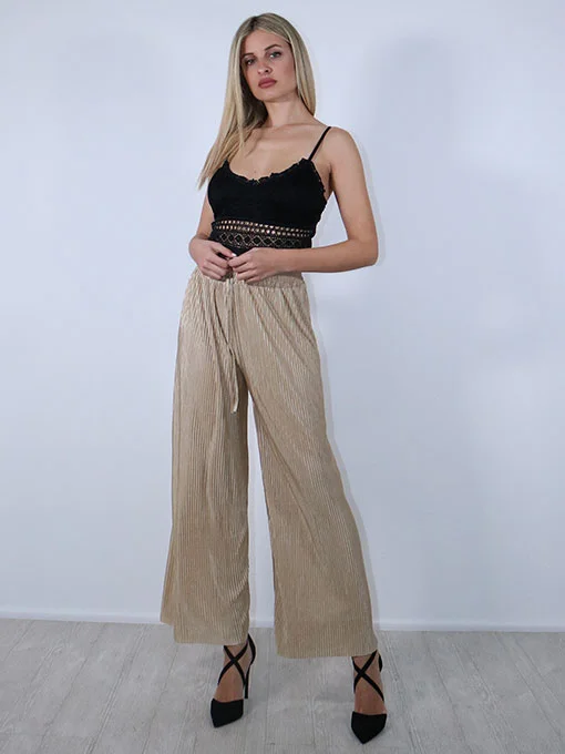 Μπούστο δαντέλα με cups και ρυθμιζόμενες τιράντες μαύρο