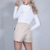 Σορτσάκι δερματίνη εκρού με λάστιχο και τσέπες