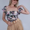 Crop top floral μαύρο με cups στο στήθος