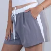 Σορτσάκι γκρι με τσέπες λευκό λάστιχο και ρίγα