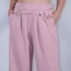 Παντελόνα ροζ με διακοσμητικό ζωνάκι χιαστί