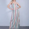 Φόρεμα boho μάξι εκρού με πολύχρωμο γεωμετρικό τύπωμα