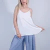 Τοπ φαρδύ μπεζ με χρυσές χάντρες στις τιράντες
