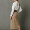 Φούστα alcantara μπεζ με ζώνη