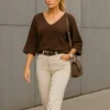 Μπλούζα πλεκτή με v καφέ με μανίκια νυχτερίδα