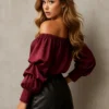 Σατέν μπλούζα μπορντό με βολάν