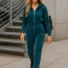 Βελούδινο Jumpsuit πετρόλ με κουκούλα και τσέπες