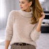 Πλεκτή μπλούζα fluffy μπεζ με ζιβάγκο