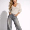 Fluffy πλεκτή μπλούζα μπεζ με V λαιμόκοψη