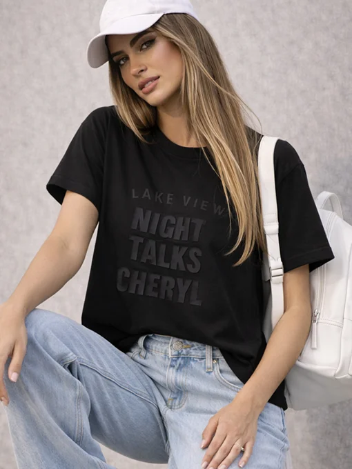 T-shirt μαύρο με ανάγλυφο τύπωμα χαλαρό