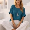 Μπλούζα φαρδιά λινή πετρόλ με κολιέ