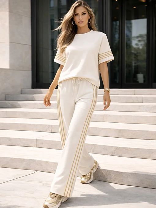Σετ εκρού με χρυσά σιρίτια oversize