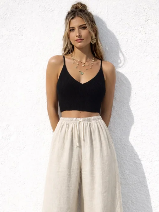 Πλεκτό crop top μαύρο με λεπτές τιράντες