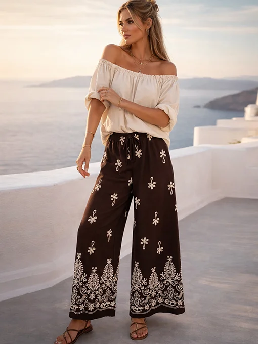 Βαμβακερή παντελόνα καφέ με print λεπτομέρειες