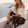 Βαμβακερή παντελόνα καφέ με print λεπτομέρειες