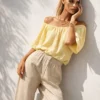 Αέρινη μπλούζα κίτρινη έξωμη με λάστιχο