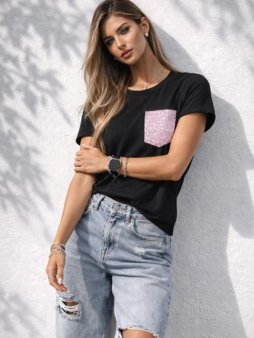 Μπλούζα μαύρη με διακοσμητική τσέπη strass