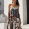 Σατέν φόρεμα γκρι με artistic print