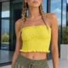 Στράπλες crop top κίτρινο με σφηκοφωλιά και βολάν