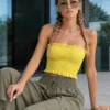 Στράπλες crop top κίτρινο με σφηκοφωλιά και βολάν